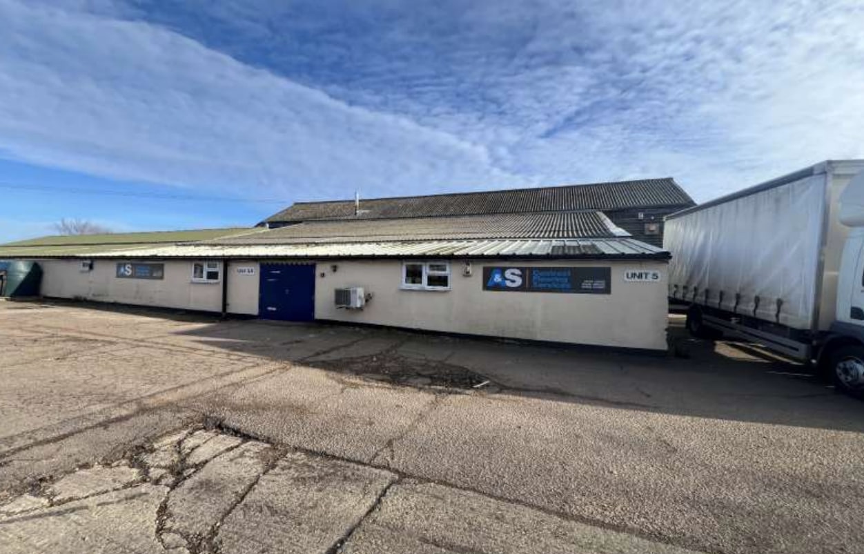 5 Randswood Farm, West Wratting to rent Building Photo- Image 1 of 1