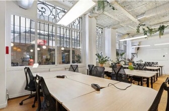 Office in Paris for sale Interior Photo- Image 1 of 5