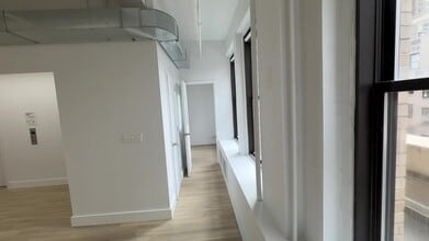 261 W 35th St, New York, NY for rent - Commercial Listing Video 