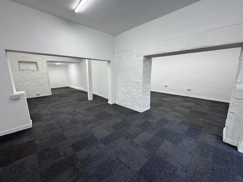 49-51 Grange Rd W, Birkenhead to rent - Building Photo - Image 2 of 10