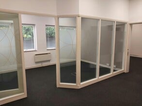 59B High St, Ascot to rent Interior Photo- Image 2 of 3