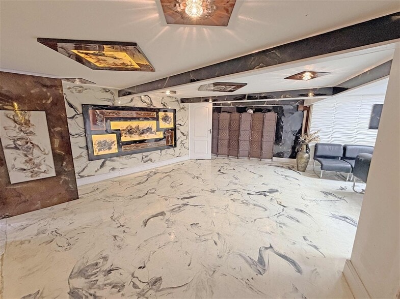 333-335 Leeds Rd, Huddersfield for sale - Interior Photo - Image 2 of 5