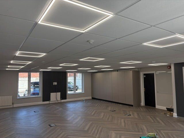 High St, Ascot to rent - Building Photo - Image 2 of 7