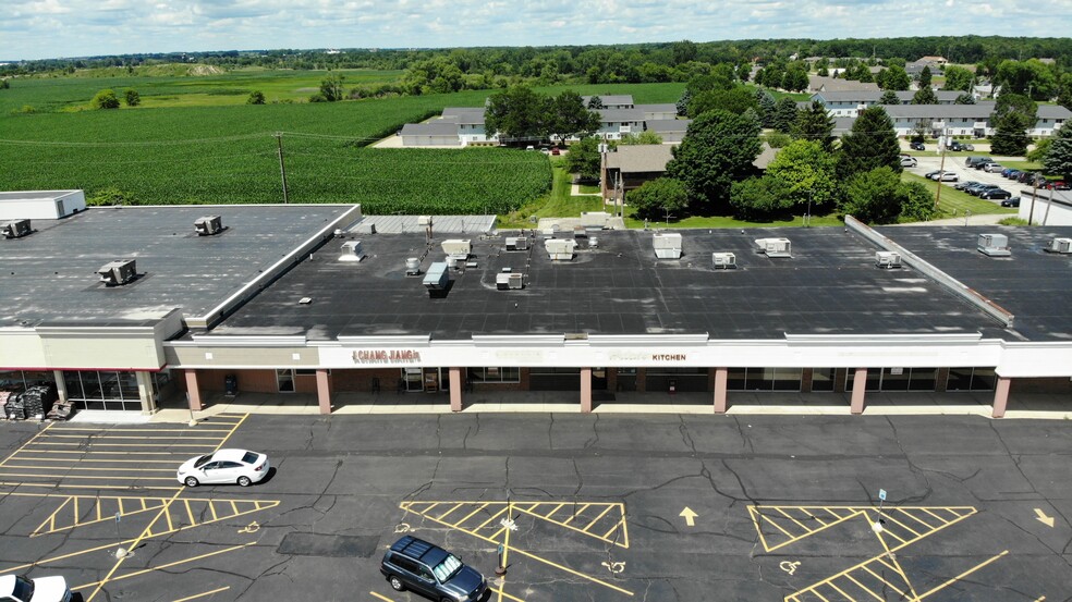 1100-1200 W Main St, Waupun, WI for rent - Building Photo - Image 1 of 9