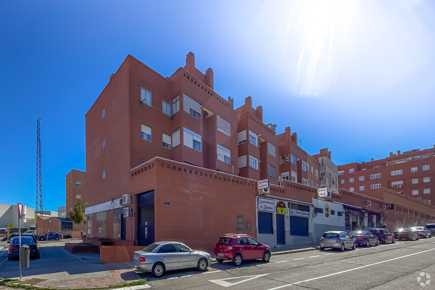 Calle Aldonza Lorenzo, 7, Madrid, Madrid for rent - Primary Photo - Image 1 of 2