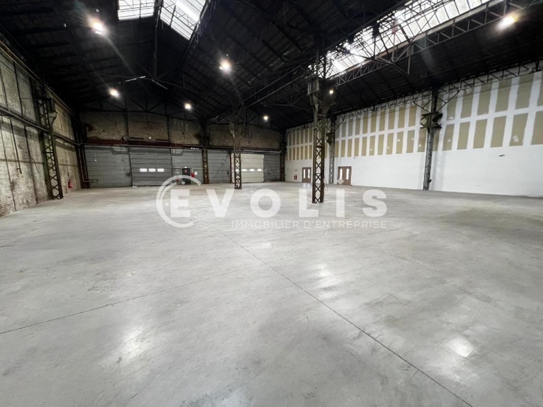 Light Industrial in Corbeil Essonnes to rent Building Photo- Image 1 of 12