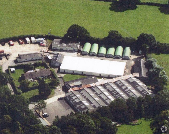 Plummers Plain, Horsham for sale - Primary Photo - Image 1 of 1