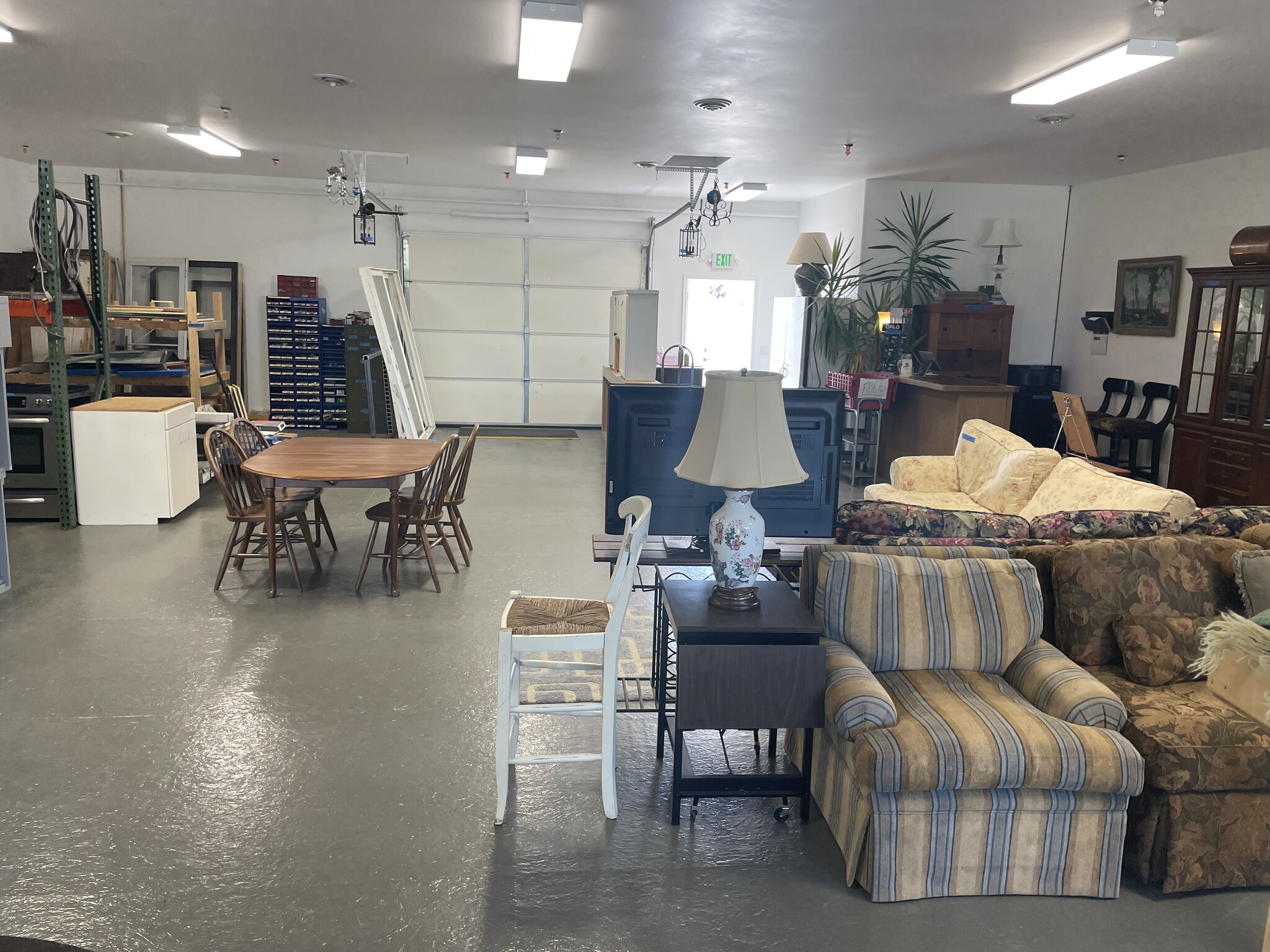 410 N Id-75, Shoshone, ID to rent Building Photo- Image 1 of 2