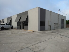 1510 Latham Rd, West Palm Beach, FL for rent Building Photo- Image 1 of 9