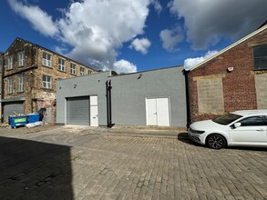 Pepperoyd St, Dewsbury for rent Building Photo- Image 1 of 1