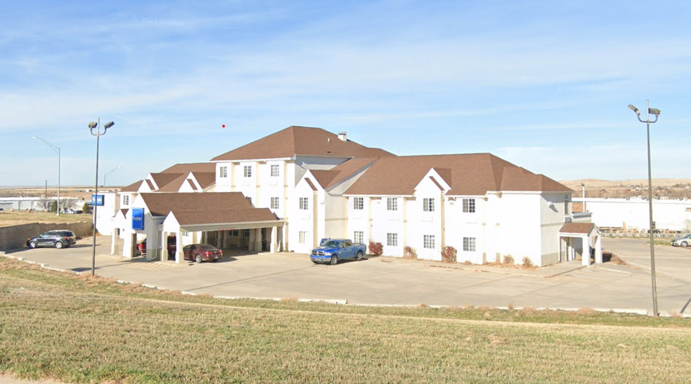 755 Microtel Dr, Chadron, NE for sale - Primary Photo - Image 1 of 1