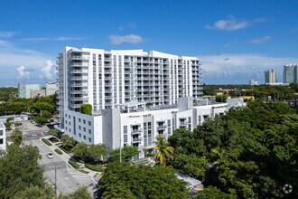 2700 SW 27th Ave, Miami, FL for rent Primary Photo- Image 1 of 13