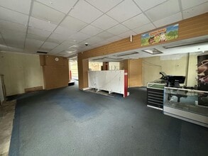 1 High St, Witney to rent Interior Photo- Image 2 of 4