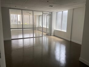 205 S Broadway, Los Angeles, CA to rent Interior Photo- Image 1 of 8
