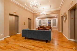 90 Broad St, New York, NY for rent Interior Photo- Image 1 of 10