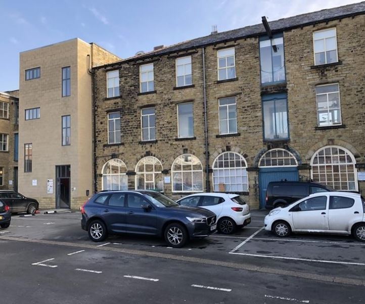 Colne Rd, Huddersfield, HD1 3AG UK