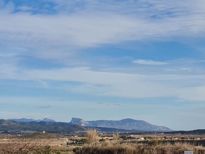 Land in Yecla, Murcia for sale - Primary Photo - Image 3 of 8