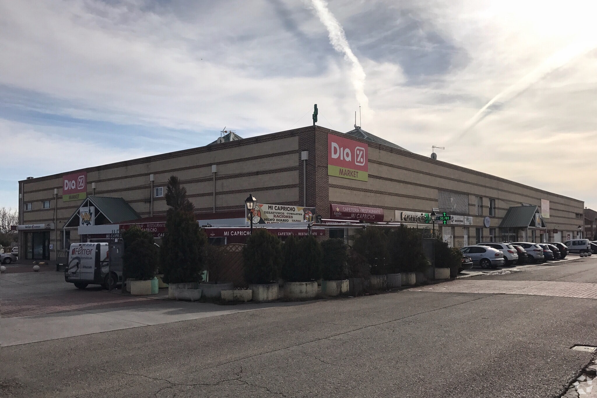 Retail in Villanueva de la Torre, Guadalajara for sale Building Photo- Image 1 of 2