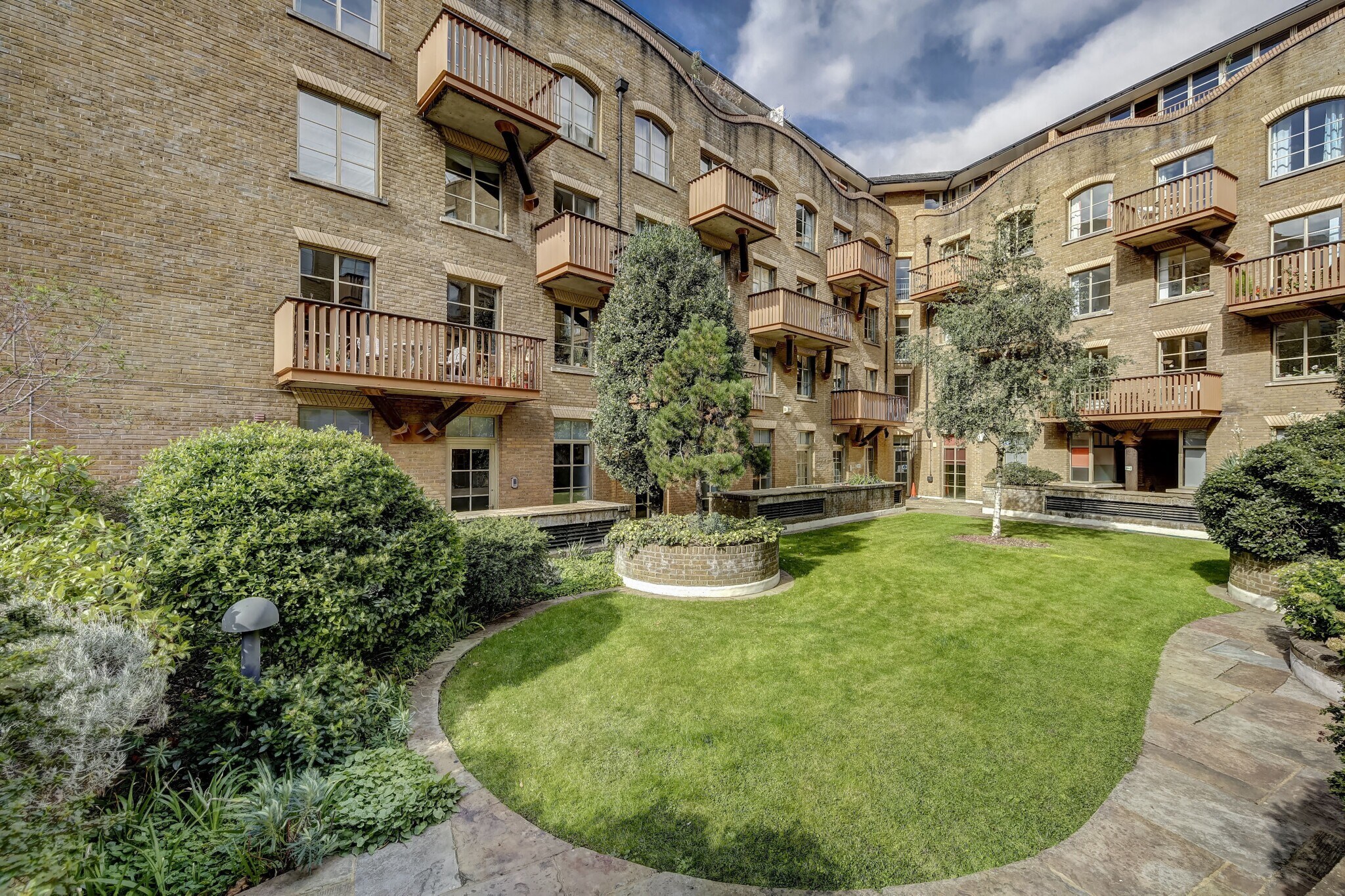 10-12 Queen Elizabeth St, London for sale Building Photo- Image 1 of 1