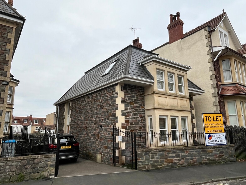 8 Durdham Park, Bristol to rent - Building Photo - Image 1 of 8