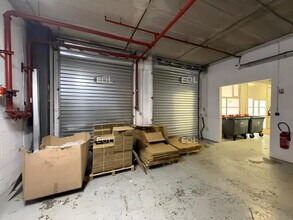 Industrial in Villejust to rent Interior Photo- Image 1 of 7