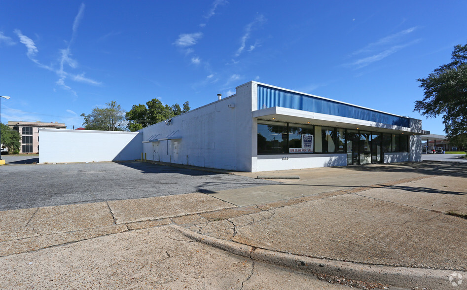 317 W Oglethorpe Blvd, Albany, GA for rent - Building Photo - Image 2 of 10