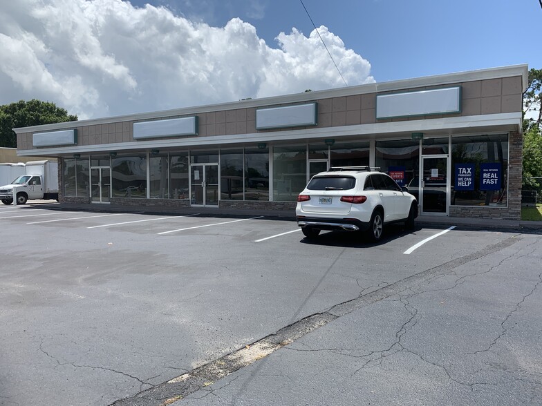 3550-3554 S Hopkins Ave, Titusville, FL for rent - Building Photo - Image 3 of 4