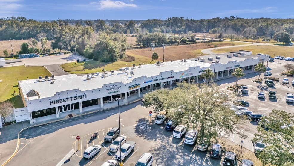 2197 NW 11th Dr, Chiefland, FL to rent - Building Photo - Image 3 of 13