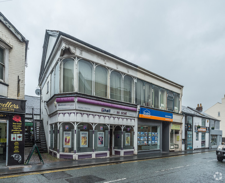 Chester St, Mold for rent - Primary Photo - Image 1 of 4