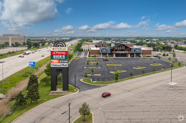 More details for 86-750 W 14 Mile Rd, Troy, MI - Retail for Rent