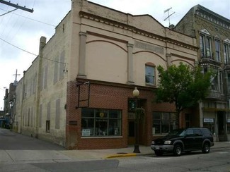 More details for 307-309 Dewitt St, Portage, WI - Retail for Sale