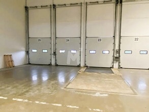 Light Industrial in Lisses to rent Interior Photo- Image 1 of 5