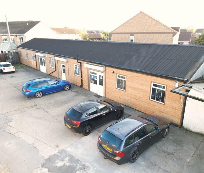 17-19 Westfield Industrial Estate, Gosport for sale - Building Photo - Image 1 of 3