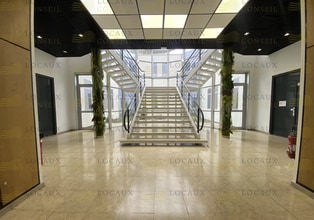 Office in Éragny to rent Interior Photo- Image 1 of 11