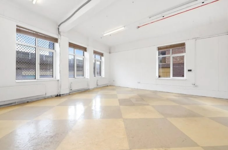 3-9 Creekside, London to rent - Interior Photo - Image 3 of 15