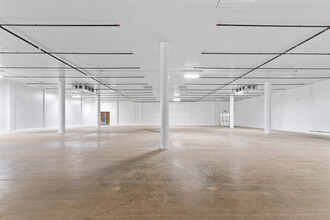 5400 Fulton Industrial Blvd SW, Atlanta, GA for rent Interior Photo- Image 2 of 7