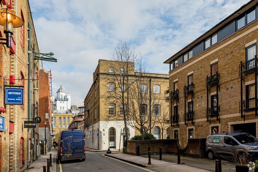 3 Gainsford St, London to rent - Building Photo - Image 2 of 8