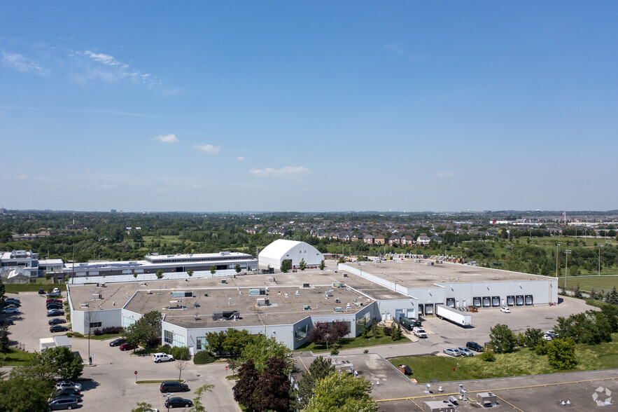 205 Industrial Pky N, Aurora, ON for rent - Building Photo - Image 3 of 4