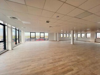 More details for 10 Rue Des Frères Lumière, Plaisir - Office to Rent