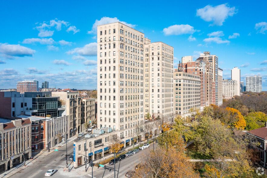 2000 N Lincoln Park W, Chicago, IL for rent - Primary Photo - Image 1 of 9