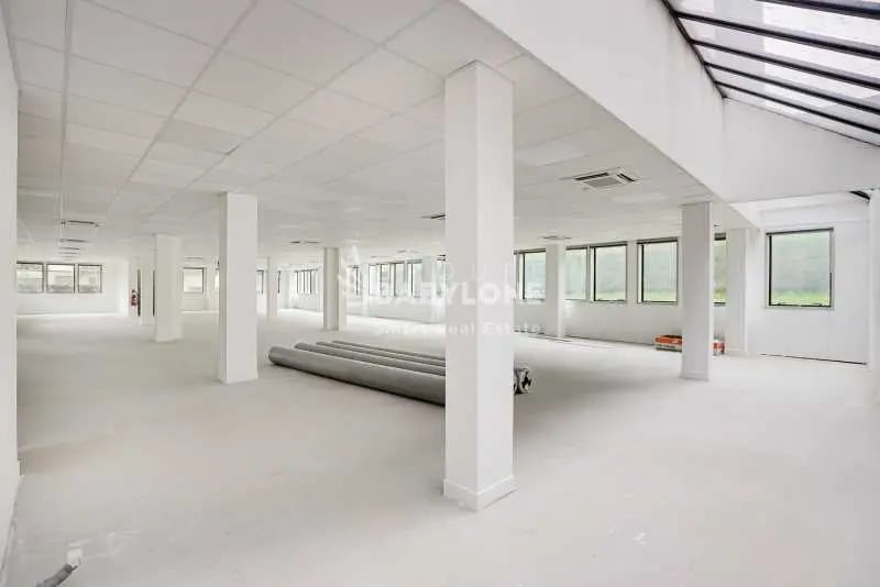 Office in Malakoff to rent - Interior Photo - Image 1 of 13