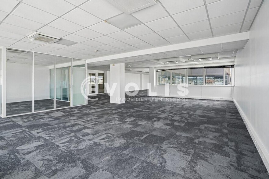 31-39 Rue Du Gouverneur Général Eboué, Issy-les-Moulineaux for sale - Building Photo - Image 3 of 10