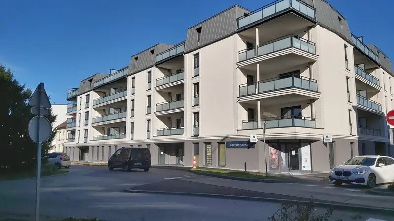 Location Commerce 101 m² - Photo 1