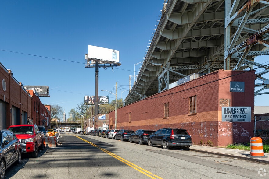 25-25 51st Ave, Long Island City, NY for rent - Building Photo - Image 2 of 5