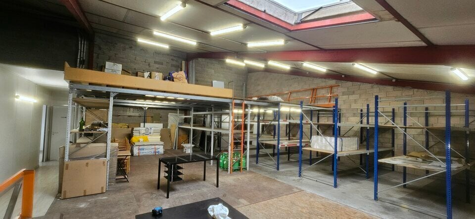 Light Industrial in Roquebrune-sur-Argens for sale - Interior Photo - Image 3 of 7