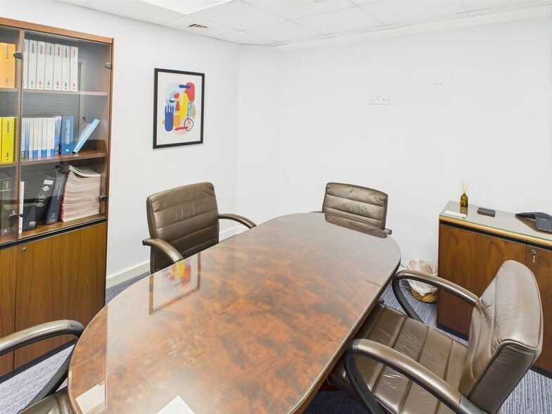 1324-1326 High Rd, London for sale - Building Photo - Image 3 of 21