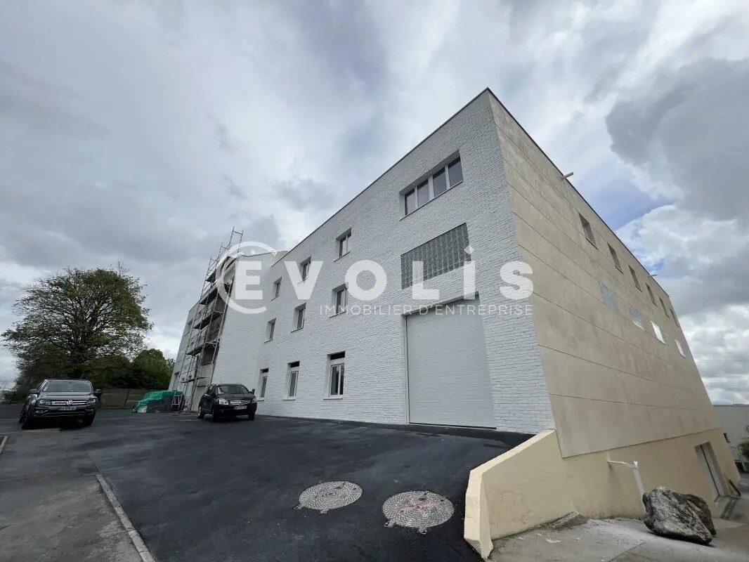 Office in Neuilly-sur-Marne to rent Building Photo- Image 1 of 4