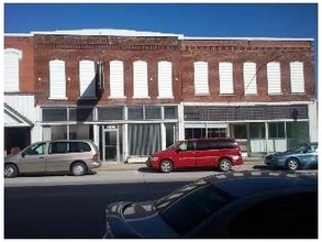 104 S Main St, Monroe City, MO for sale Primary Photo- Image 1 of 1