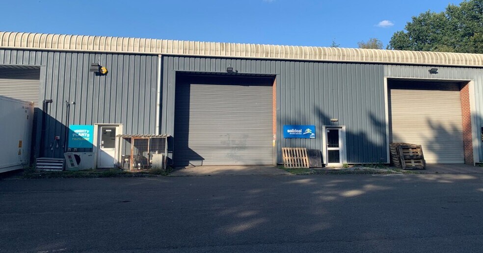 Sabre Clos, Newton Abbot for sale - Primary Photo - Image 1 of 1