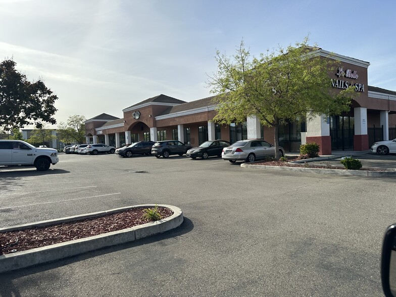 250 Commerce Ave, Manteca, CA for rent - Building Photo - Image 1 of 7